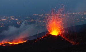 Вулканът Етна отново изригна