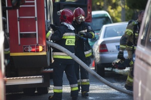 7 пожарни екипа гасят пожар в производствено хале в кв. „Кремиковци“