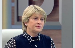 Нинова е безспорен лидер в структурите на партията, смята Весела Лечева