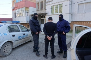 Повдигнаха обвинение на полицая, арестуван за наркоразпространение в София