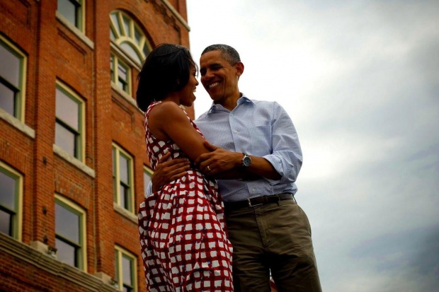 Семейство Обама подписаха договор за подкаст в „Спотифай“