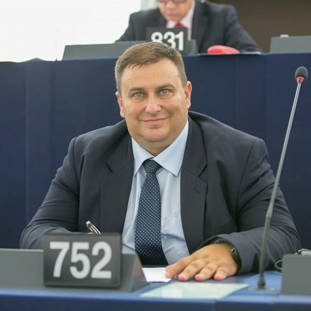 Емил Радев става евродепутат