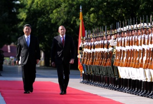 Радев и Си Цзинпин приеха декларация за установяване на стратегическо партньорство между България и Китай
