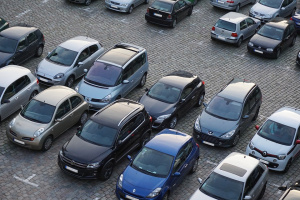 В България новите коли се увеличават – в ЕС намаляват
