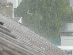 Времето се разваля, в Централна и Западна България ще вали