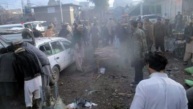 17 жертви след падане на военен пакистански самолет в жилищен район