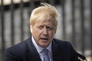 Британският премиер обеща 10 000 допълнителни места за затворници