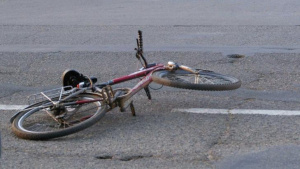 Микробус помете велосипедистка в Пазарджик