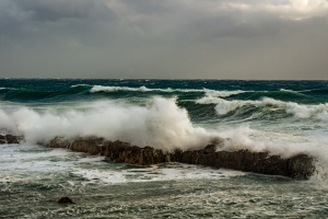 Някои пристанища в Гърция затвориха заради бури