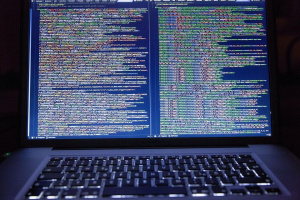 Държава и бизнес обявяват съвместна „война“ на хакерските атаки
