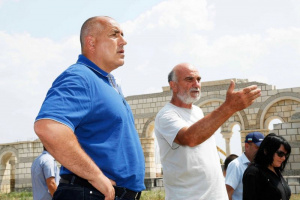 Борисов се в Базиликата в Пловдив и обяви осветлението за най-доброто
