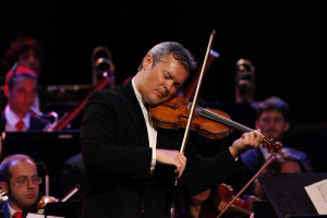 Гениален музикант ще свири на цигулка от 18-и век в София и Пловдив