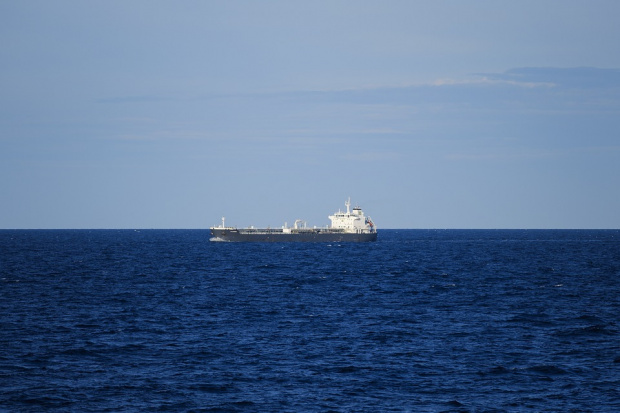 Иран задържа нов танкер в Ормузкия проток