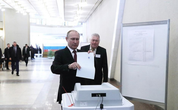 „Единна Русия“ остава водеща партия в Русия
