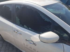 Масирана атака в София! SPARK проплака, че 15 техни коли са потрошени за 3 дни