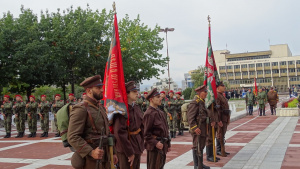 Благоевград чества Освобождението си с парад на униформи и знамена-реликви