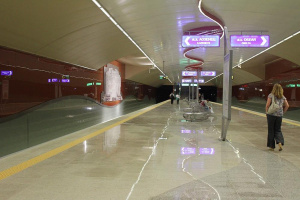 Столична община показа две от новите метростанции