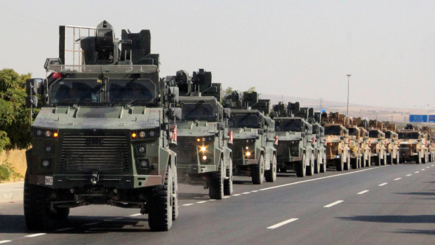 Турция стартира и сухопътна операция срещу кюрдите, светът настръхна