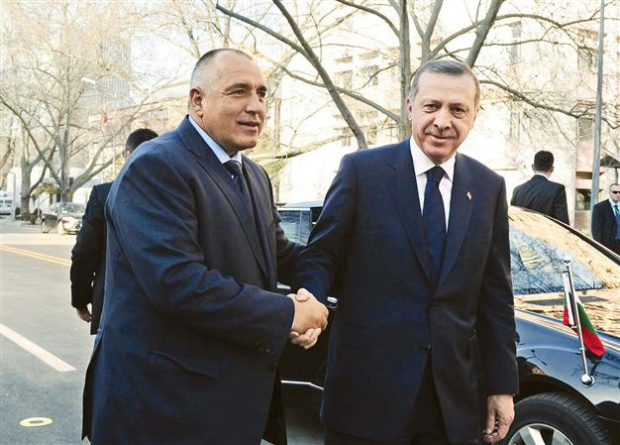 България ще загуби милиарди, ако ЕС и САЩ шамаросат Турция със санкции