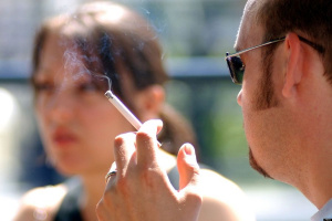 Сеч за пушачите в Гърция чрез баснословни глоби