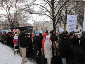 Родители на протестно шествие в София, искат отмяна на Закона за социалните услуги