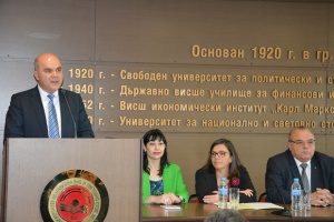 Министър Петков: Очаква се нарастване на търсенето на кадри с висше образование
