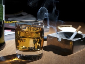 Цените на алкохола и цигарите политат в небесата