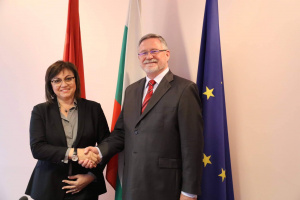 Корнелия Нинова се срещна с полския посланик