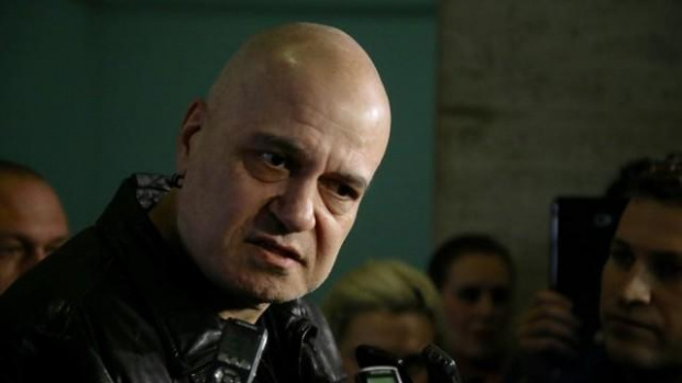 Сценаристите на Слави: Ще обжалваме отказа за регистрация на партията ни