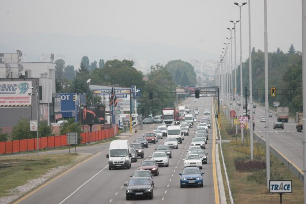 Остава спряно движението около бензиностанцията на бул. "Цариградско шосе" в София