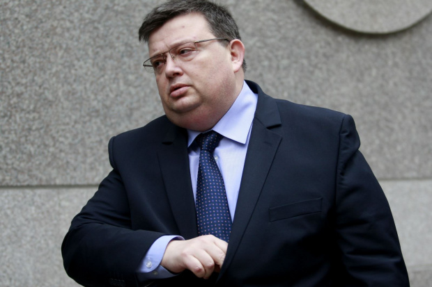 Президентът освободи Цацаров от длъжността главен прокурор