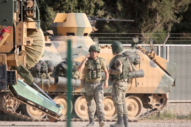 Турция праща военни части в Либия