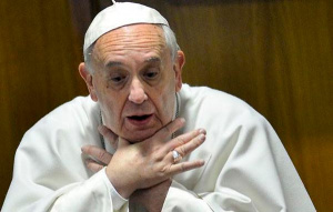 Папа Франциск бори новия коронавирус с молитви
