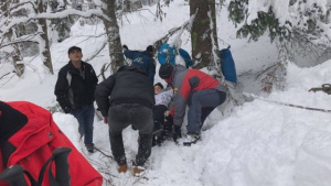 Турчин се качи на лифта в Пампорово, но падна и викнаха линейка