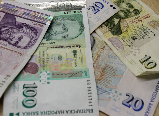 Анализатори: Българите да очакват по-големи заплати през 2020 г.