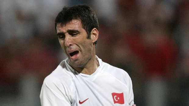 Изповед! Футболна легенда №1 на Турция Хакан Шукур го докара до шофьор на такси заради Ердоган