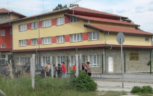 Нов ужас в дом за стари хора, хранят ги с мухлясала храна в Ботевград