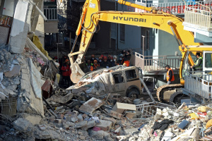 8 души загинаха при земетресение в Турция до границата с Иран