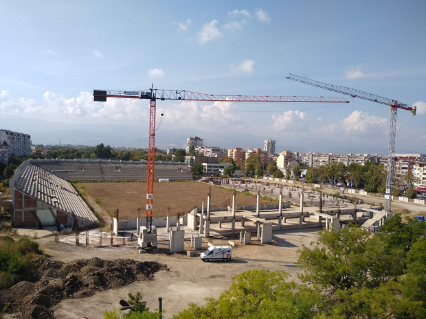 Държавата отпусна 37 милиона лева за футбола в Пловдив, вместо да купува нов самолет