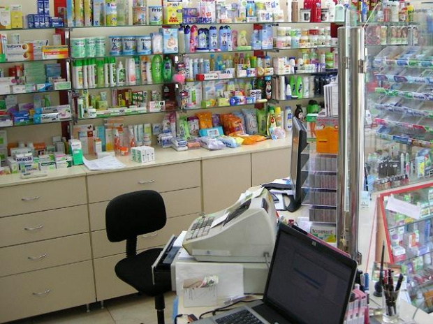 Караниколов: Не се запасявайте със спирт и маски, ще има достатъчно в аптеките