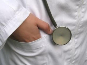 Проблем: Лекари отказват да работят в болницата за заразените с новия вирус