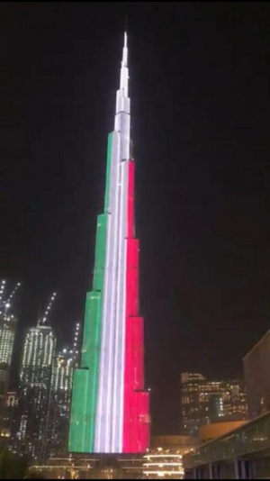 Най-високата сграда в света подкрепи Италия с феерично шоу ВИДЕО