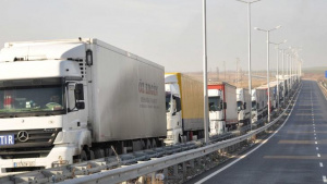 Здравният министър отмени забраната за преминаване през България на камиони, пътуващи за Турция