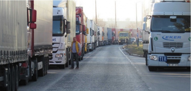 Спасяват блокираните наши шофьори на сърбо-хърватската граница с транзитен коридор