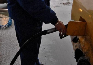 Бензиностанциите: Извънредното положение срина продажбите на горива между 40 и 80%
