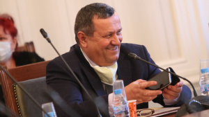Хасан Адемов бе изписан от ВМА, изказа благодарност на Кирил Домусчиев за "логистичната" подкрепа
