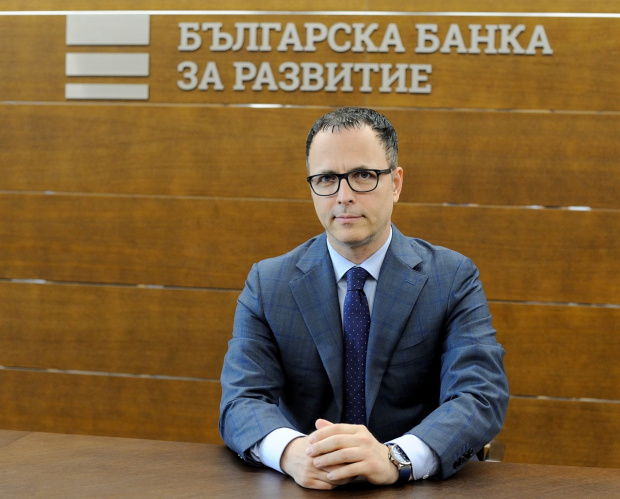 Премиерът: Възмутен съм, моментално да бъдат уволнени всички в Българска банка за развитие