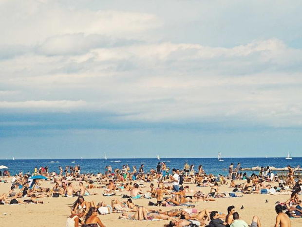 Ето кои плажове на Черноморието ще са с безплатни чадъри и шезлонги