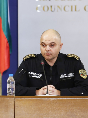 Ивайло Иванов: Не пазим нито една политическа сила, полицията не е враг. Вършим си работата!