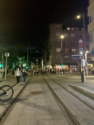 Протестиращите в София отново затвориха 9 ключови места (СНИМКИ)